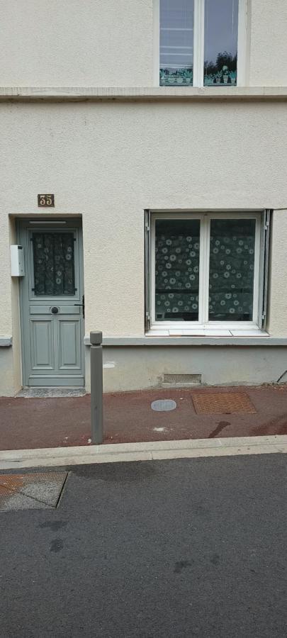 Studio Meuble A Bougival Εξωτερικό φωτογραφία