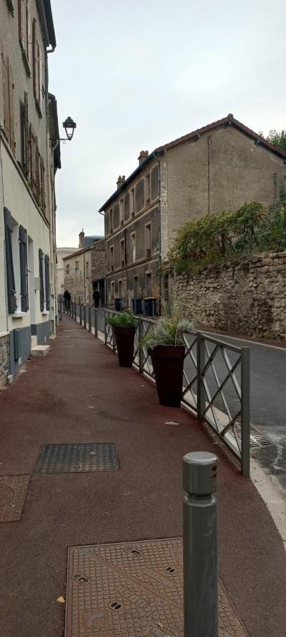 Studio Meuble A Bougival Εξωτερικό φωτογραφία
